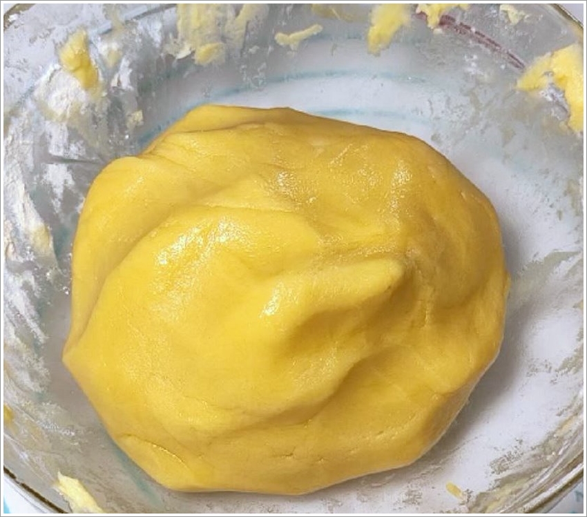 菠蘿蛋黃酥作法